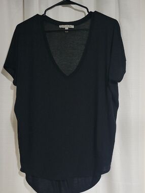 Express Black V-Neck Short Sleeve Tee
